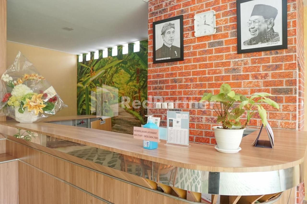 Adisa Homestay Near Saiful Anwar Malang Dış mekan fotoğraf